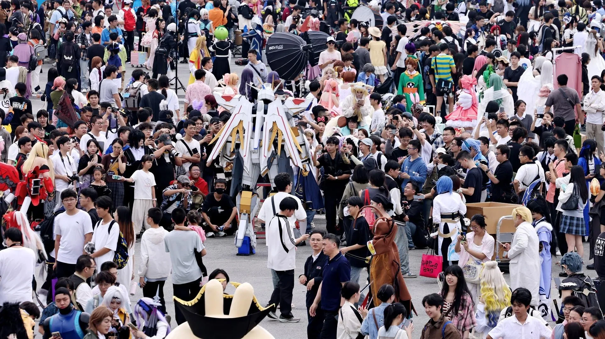 上海动漫嘉年华展会现场——里番 | 里番动漫本地动漫展览